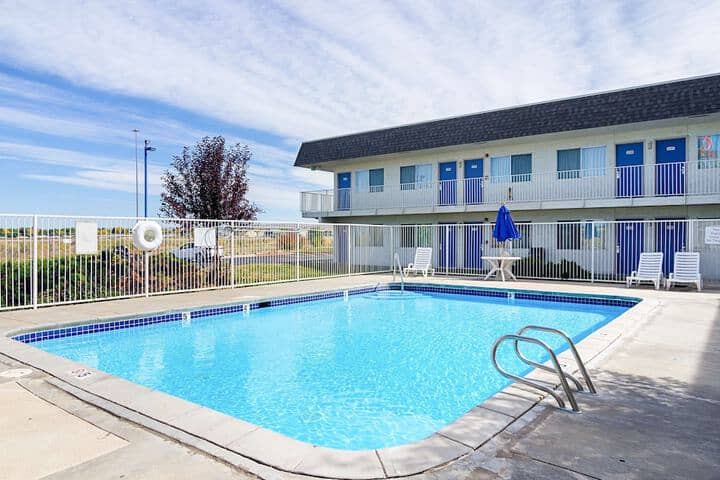 Pool 20 of 29
